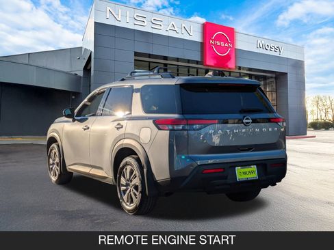 New 2025 Nissan Pathfinder SV image 7