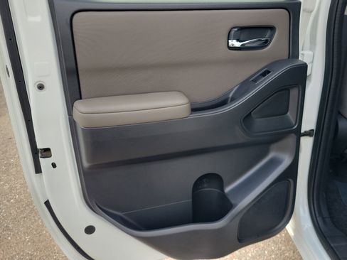 Certified 2022 Nissan Frontier SV image 11