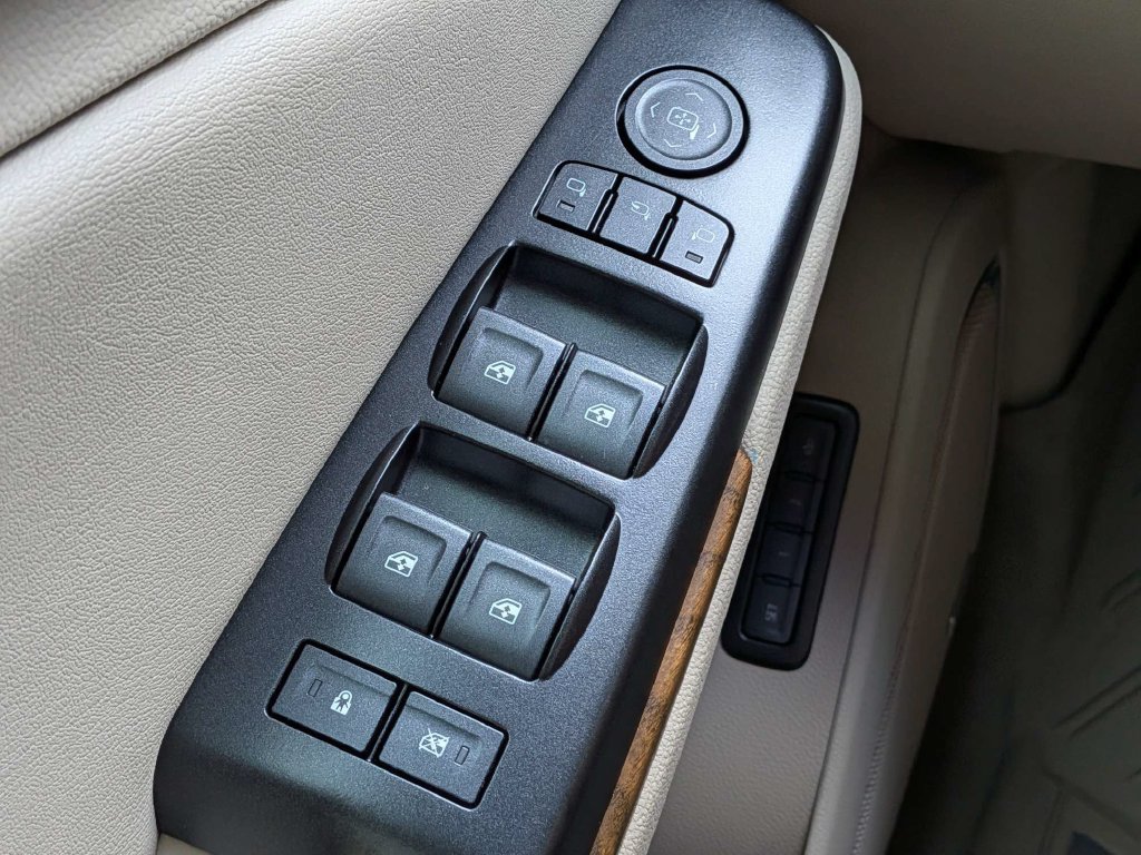 Used 2020 GMC Yukon Denali w/ Open Road Package RWD image 26
