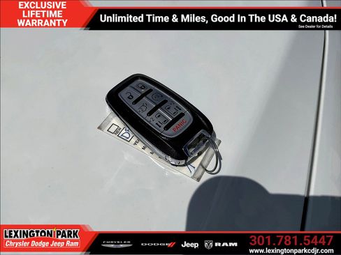 Used 2024 Chrysler Pacifica Touring-L FWD image 34