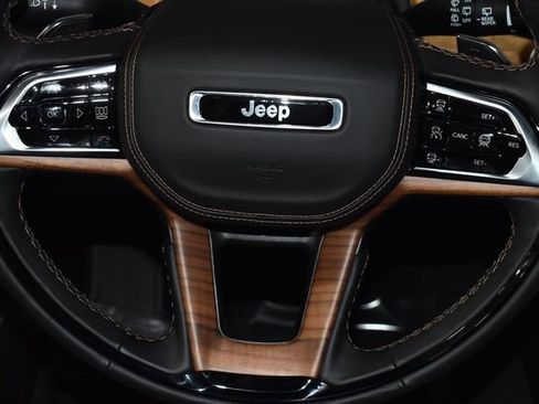 New 2025 Jeep Grand Cherokee Summit image 23