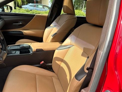 Used 2019 Lexus ES 300h w/ Premium Package FWD image 15