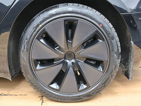 Used 2024 Tesla Model 3 Standard Range image 11