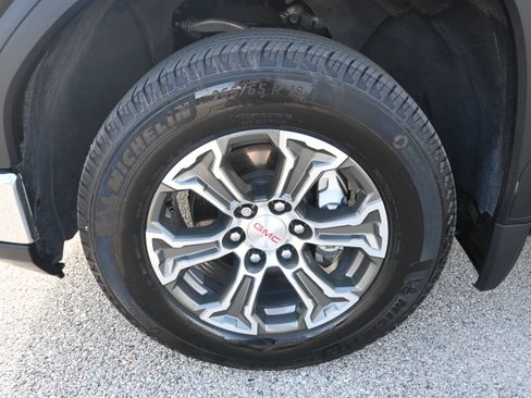 Used 2025 GMC Sierra 1500 SLT RWD image 8
