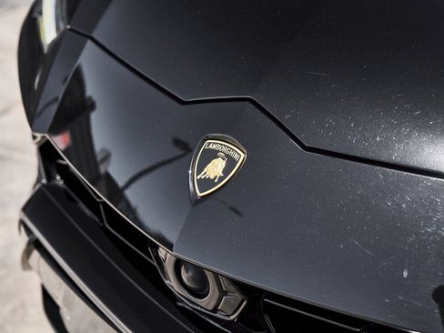 Used 2022 Lamborghini Urus AWD/4WD image 7