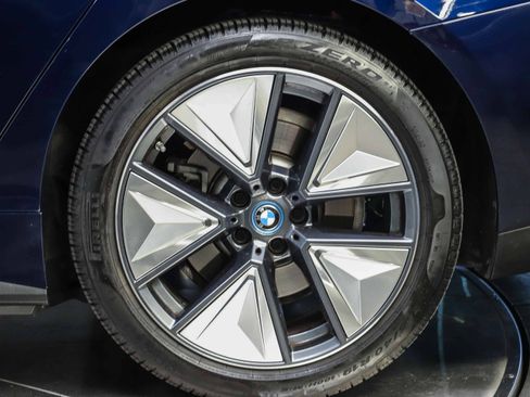 Used 2023 BMW i4 eDrive35 w/ Premium Package RWD image 8
