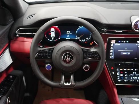 New 2025 Maserati Grecale GT image 12