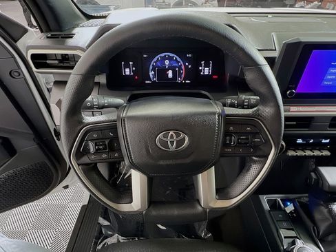 Certified 2026 Toyota 4Runner SR5 AWD/4WD image 11