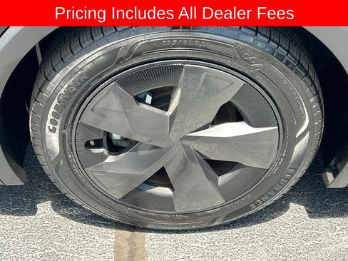 Used 2024 Toyota Prius LE FWD image 20
