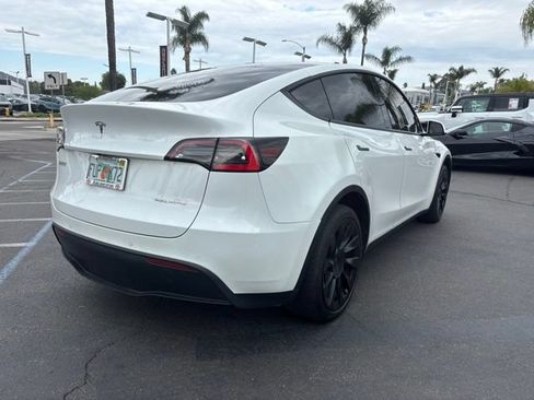 Used 2021 Tesla Model Y Long Range AWD/4WD image 3