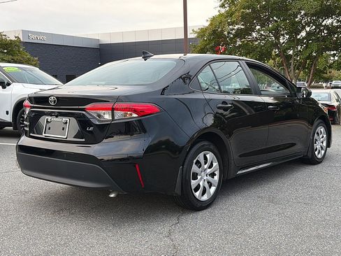Used 2025 Toyota Corolla LE FWD image 4