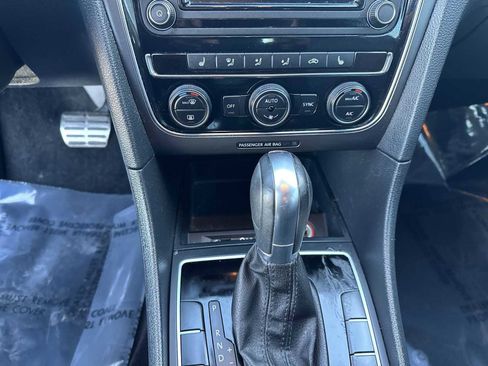 Used 2018 Volkswagen Passat 2.0T R-Line image 28