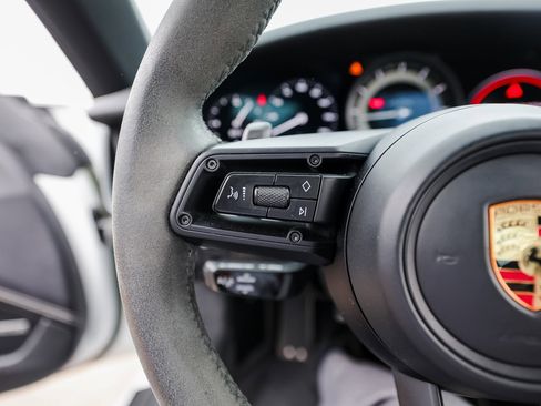 Certified 2022 Porsche 911 Carrera GTS image 17