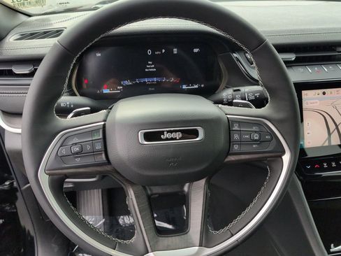 New 2026 Jeep Grand Cherokee Altitude image 15