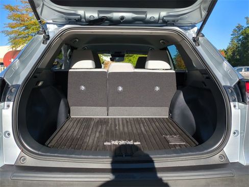 Used 2023 Toyota Corolla Cross LE image 12