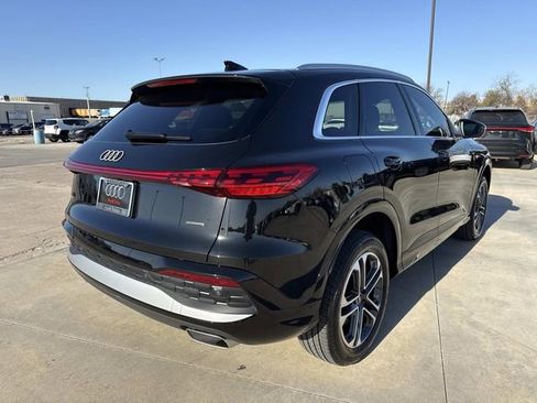 Certified 2025 Audi Q5 Premium w/ 19" Wheel Package AWD/4WD image 7