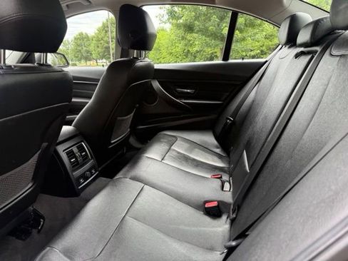 Used 2016 BMW 320i xDrive Sedan AWD/4WD image 17
