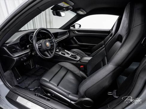 Used 2021 Porsche 911 Carrera RWD image 22