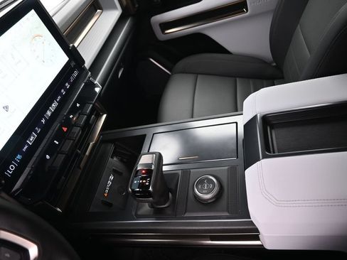 Used 2025 GMC Hummer EV 3X AWD/4WD image 19