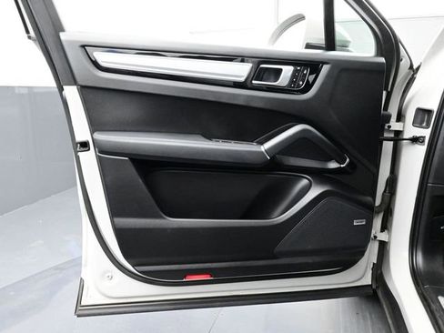 Certified 2022 Porsche Cayenne S AWD/4WD image 7