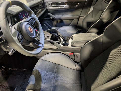Certified 2025 Porsche Cayenne Turbo GT AWD/4WD image 4