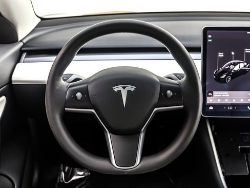 Used 2020 Tesla Model 3 Standard Range Plus image 17