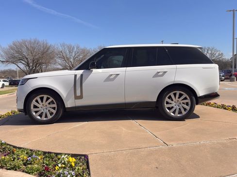 Used 2023 Land Rover Range Rover SE image 7