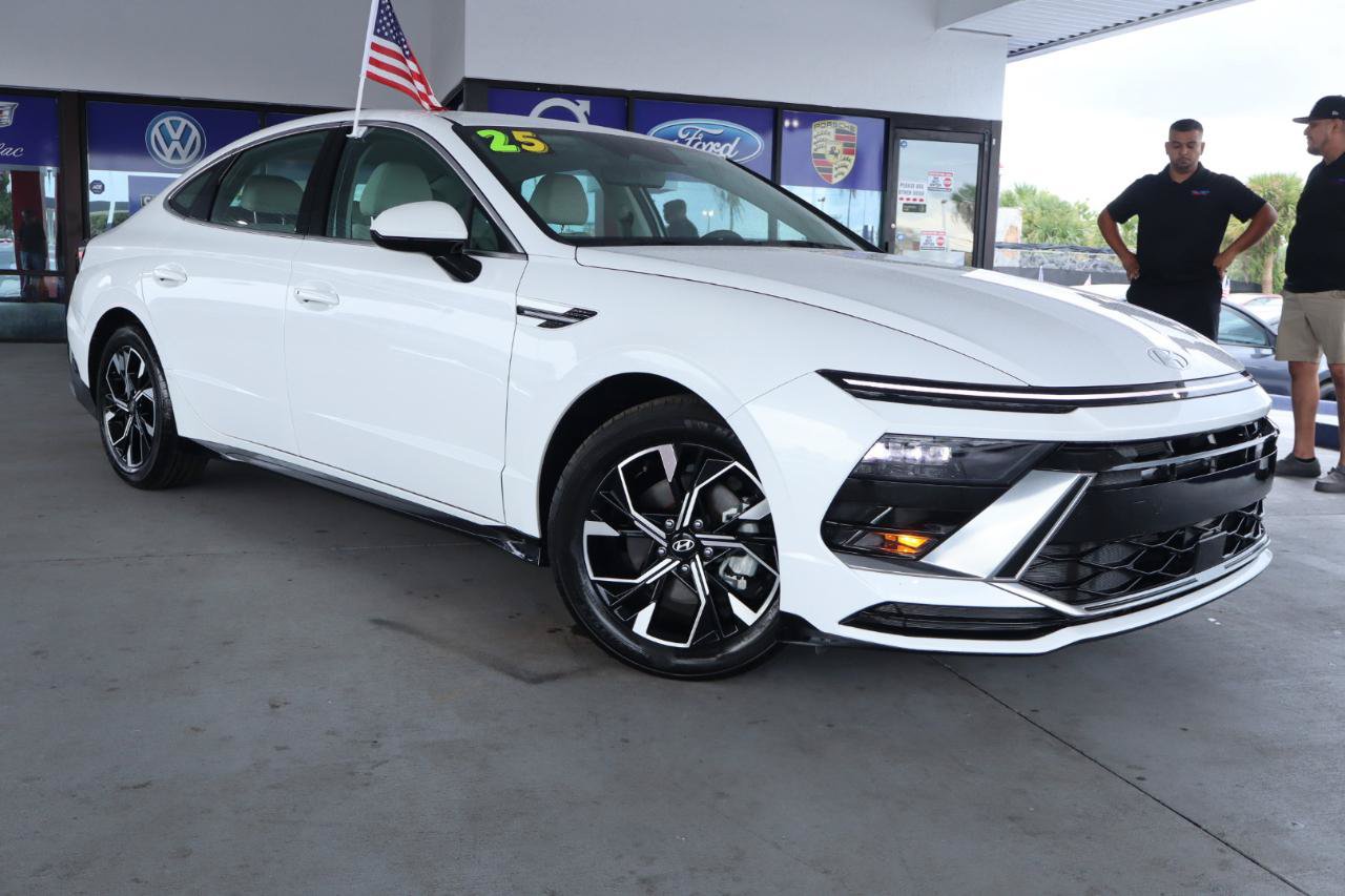 Used 2025 Hyundai Sonata SEL FWD image 3