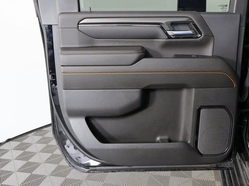 Used 2024 GMC Sierra 2500 AT4 w/ AT4 Premium Plus Package image 13