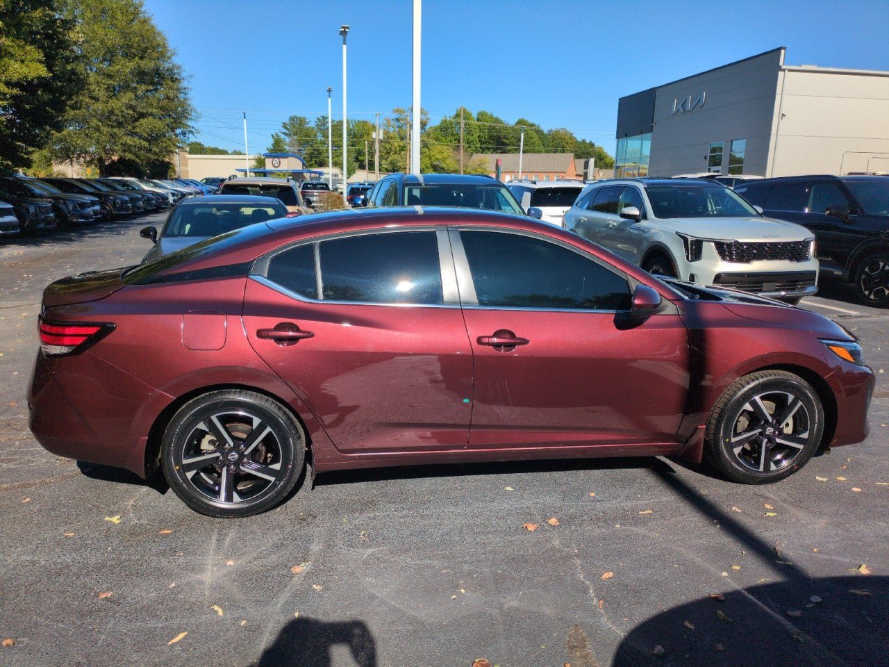 Used 2025 Nissan Sentra SV FWD image 8