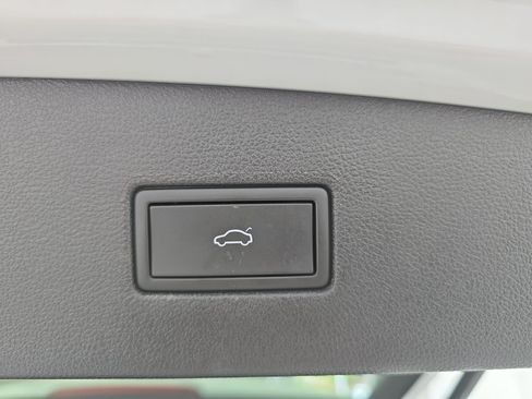 Certified 2024 Volkswagen Tiguan SEL R-Line AWD/4WD image 13