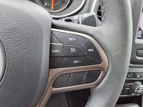 Used 2022 Jeep Cherokee Latitude Lux w/ Sun & Sound Group FWD image 12