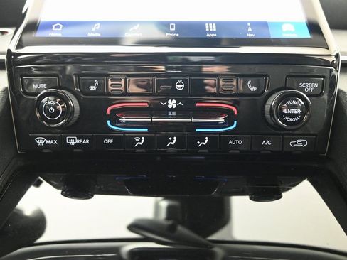 Used 2023 Jeep Grand Cherokee Limited AWD/4WD image 33