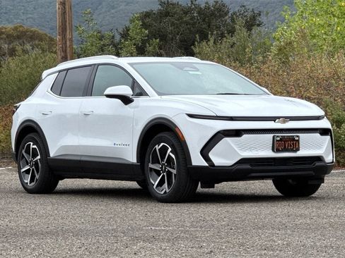 New 2026 Chevrolet Equinox EV LT image 2