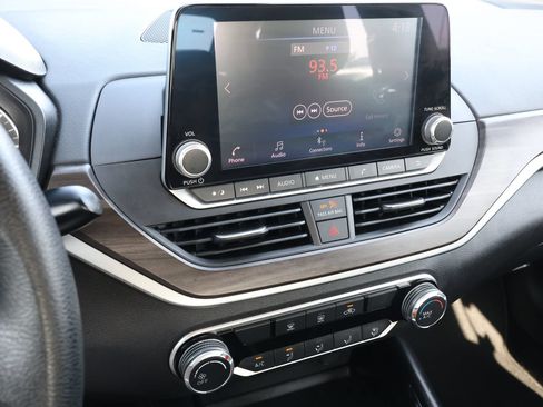 Used 2023 Nissan Altima 2.5 SV AWD/4WD image 17