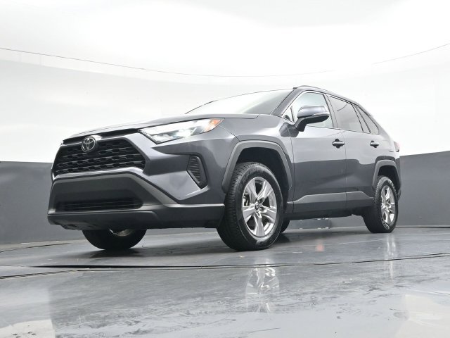 Used 2025 Toyota RAV4 XLE FWD image 36