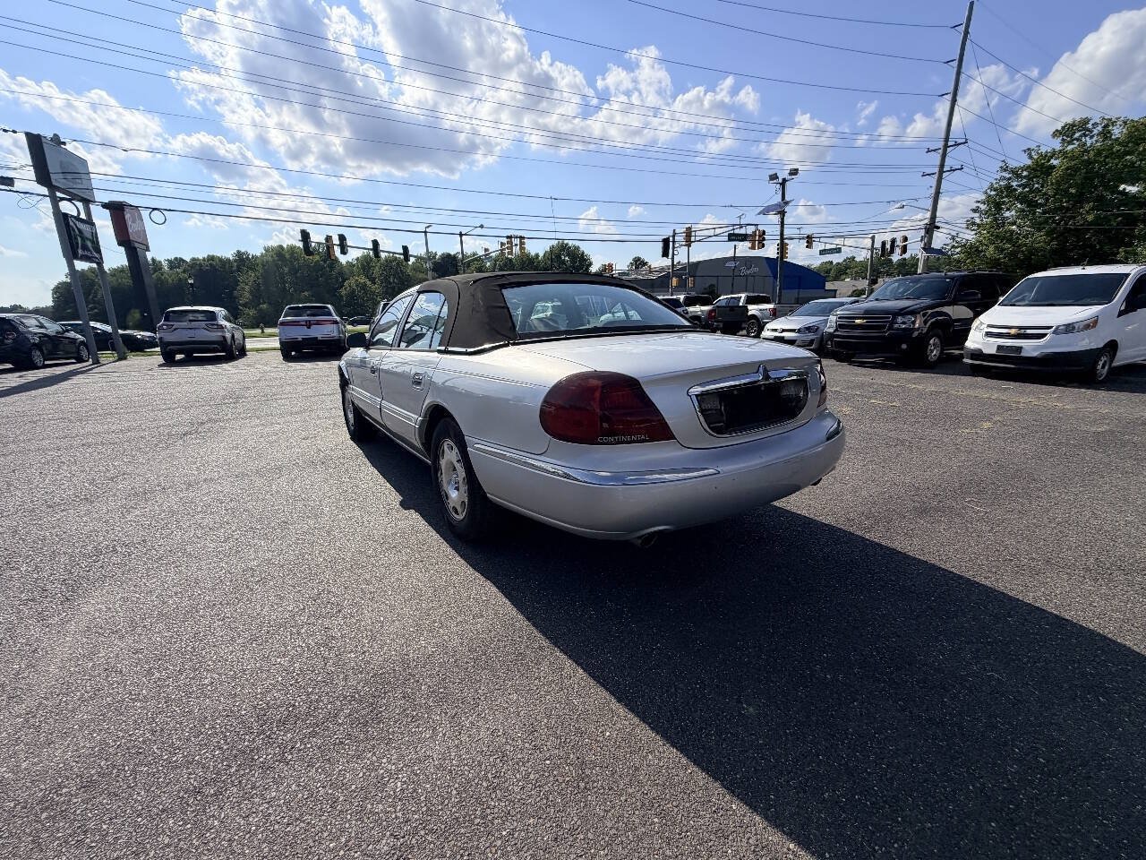Used 1998 Lincoln Continental FWD image 25