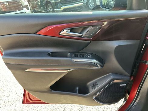 Used 2025 Chevrolet Traverse RS image 31