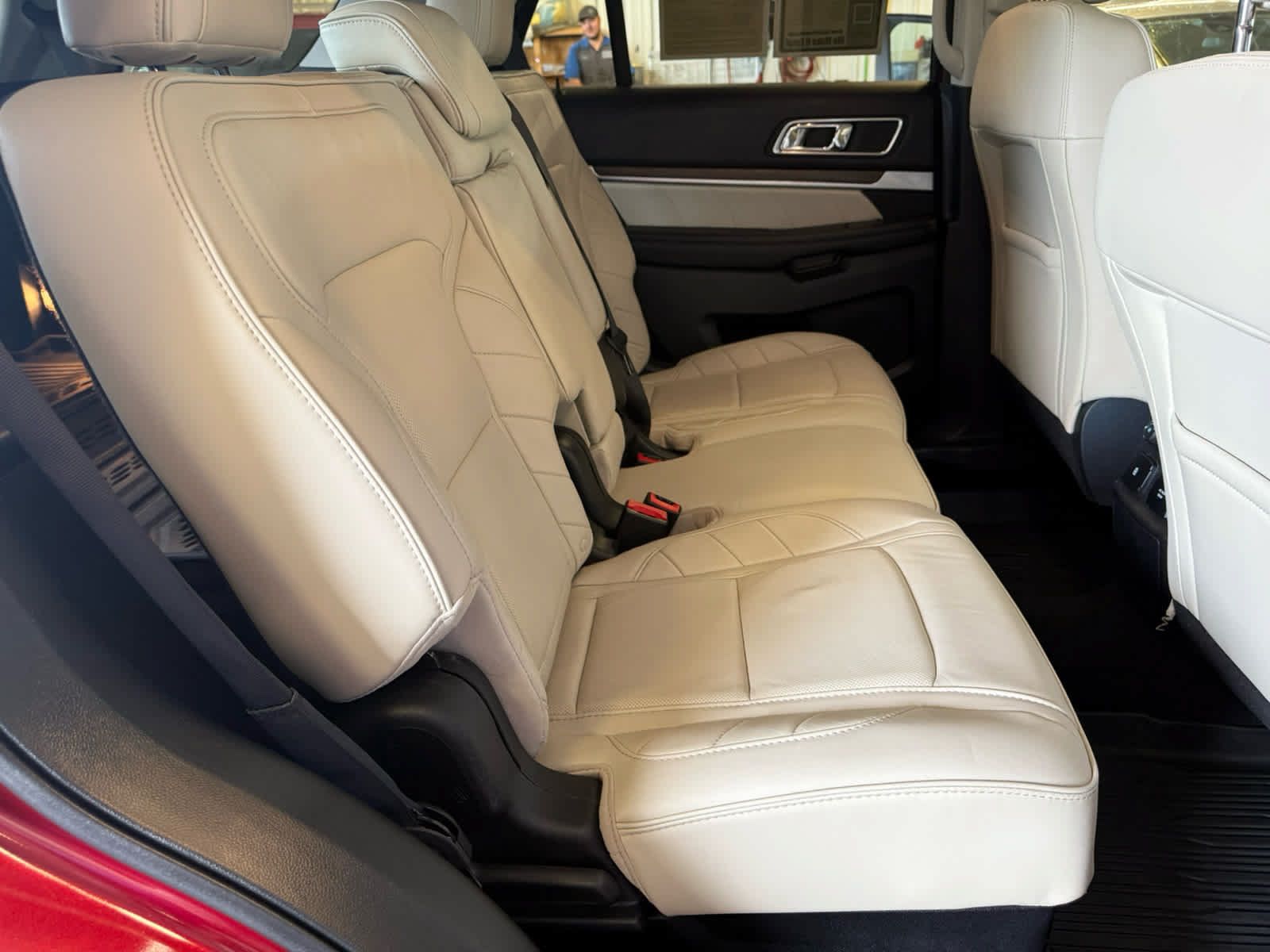 Used 2019 Ford Explorer Limited w/ Limited Luxury Package AWD/4WD image 7
