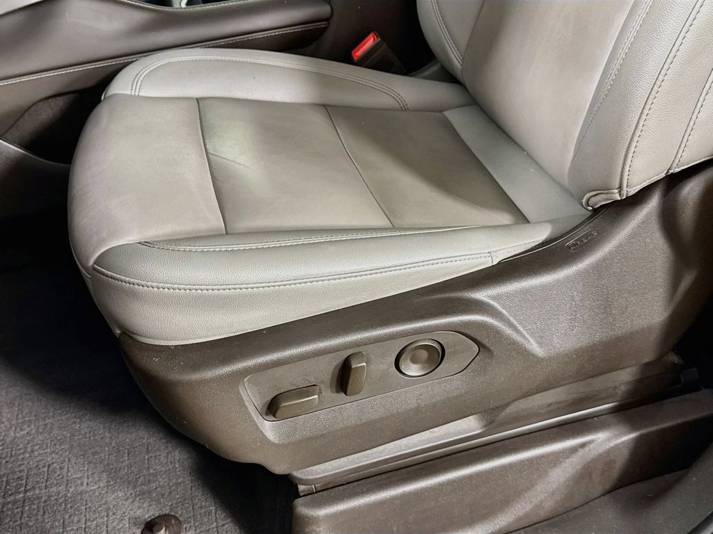 Used 2022 Chevrolet Tahoe LT w/ Luxury Package RWD image 24