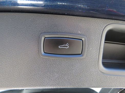 Used 2017 Porsche Macan AWD/4WD image 18