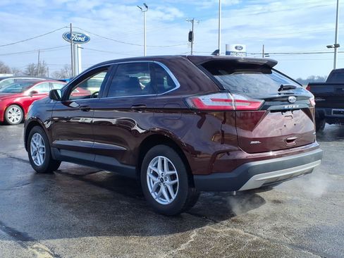 Used 2024 Ford Edge SEL w/ Convenience Package image 4
