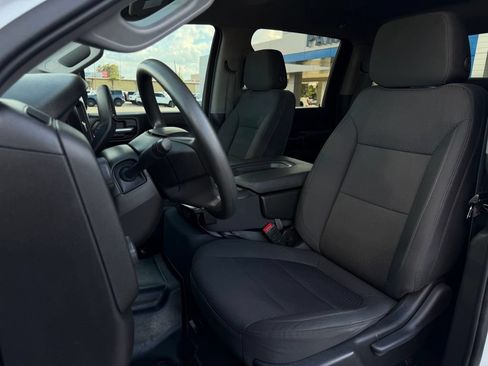 Used 2022 Chevrolet Silverado 2500 Custom w/ Custom Value Package AWD/4WD image 13