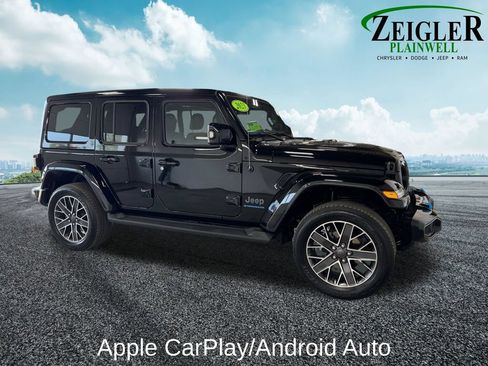 Used 2023 Jeep Wrangler Unlimited Sahara AWD/4WD image 7