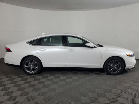 New 2025 Honda Accord EX-L image 3