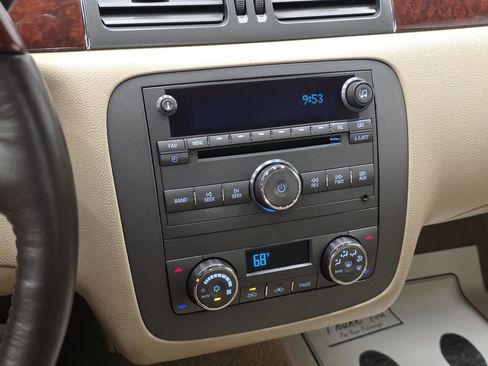 Used 2008 Buick Lucerne CXL w/ Driver Confidence Package FWD image 38