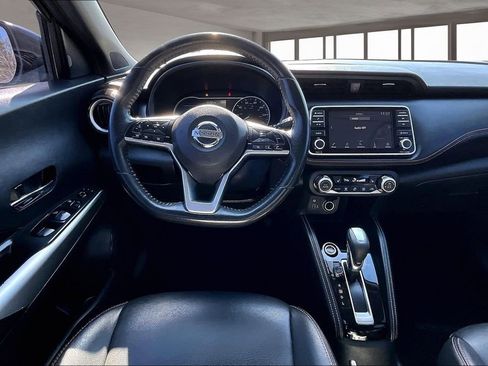 Used 2020 Nissan Kicks SR w/ SR Premium Package FWD image 6