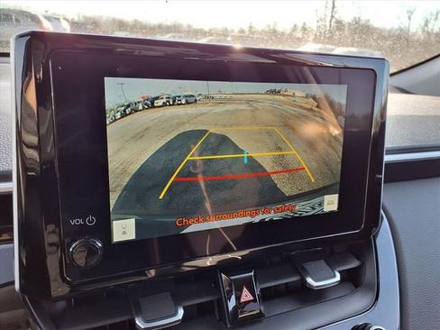 Used 2025 Toyota Corolla Cross XLE image 51