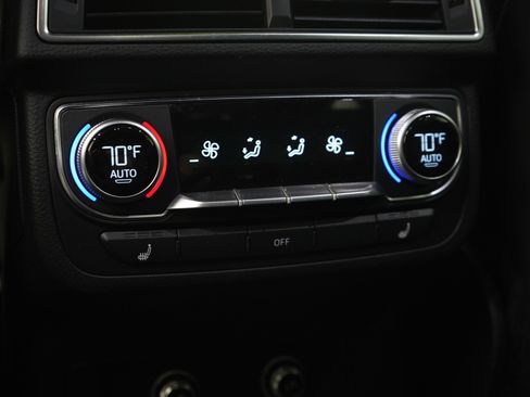 Used 2018 Audi Q7 3.0T Prestige w/ Prestige Package AWD/4WD image 24