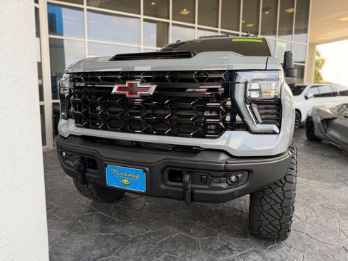 Used 2025 Chevrolet Silverado 2500 ZR2 w/ ZR2 Bison Edition AWD/4WD image 5